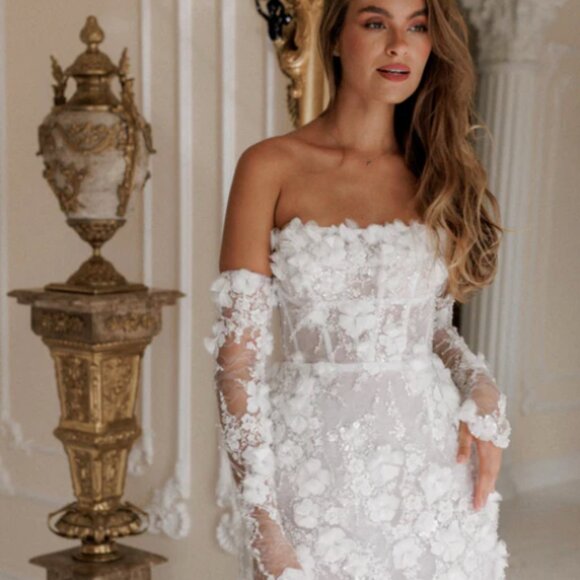 Rosie Etienne Isabelle Dress, Size 6 (Includes Gloves) - Picture 6 of 8